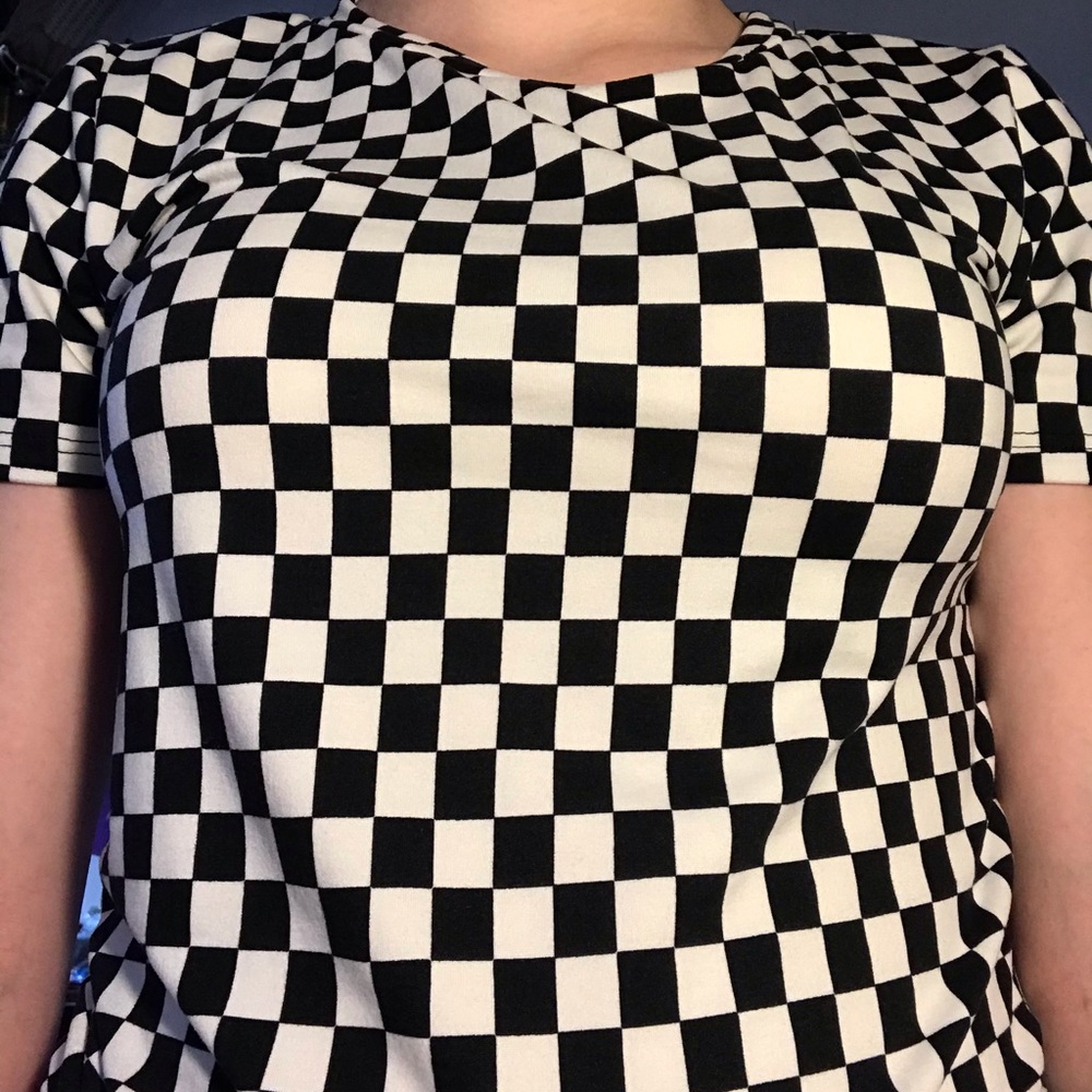 A checkered skin tight short sleeve